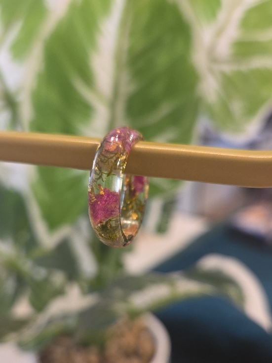 Jewelry - Pink Floral Resin Ring with Gold Leaf Inlay Size 8.5